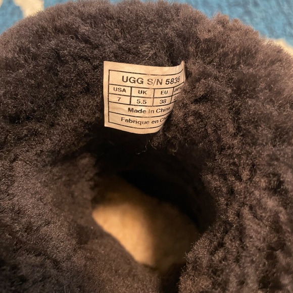 UGG “Burnt Cedar” Brown Short Boots - Picture 7 of 10